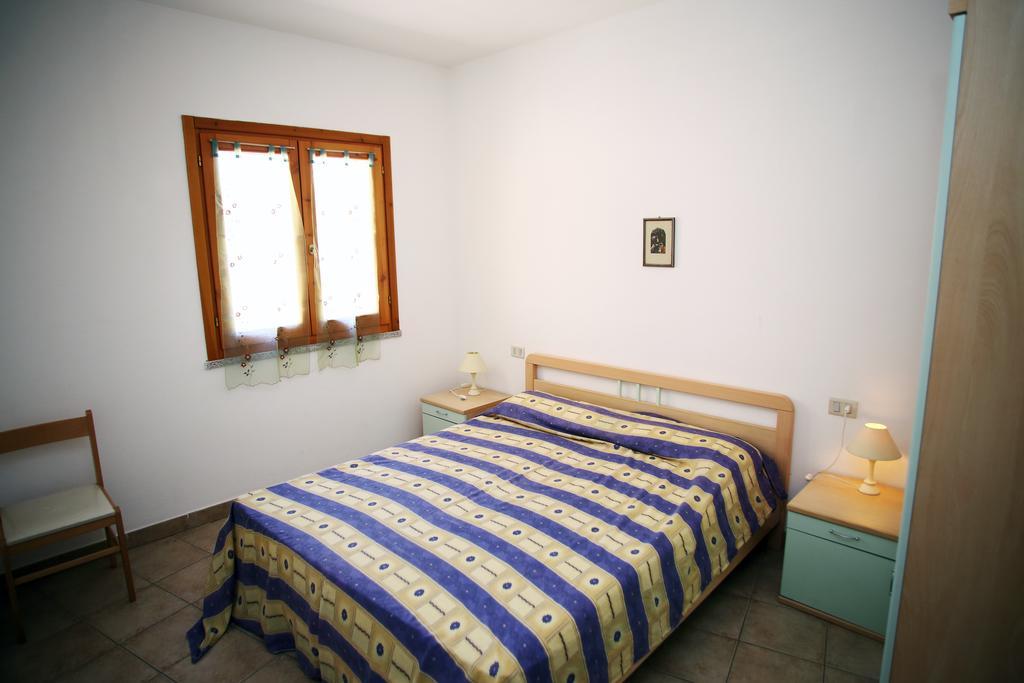 Appartamenti Ideal Isola Rossa  Exteriör bild
