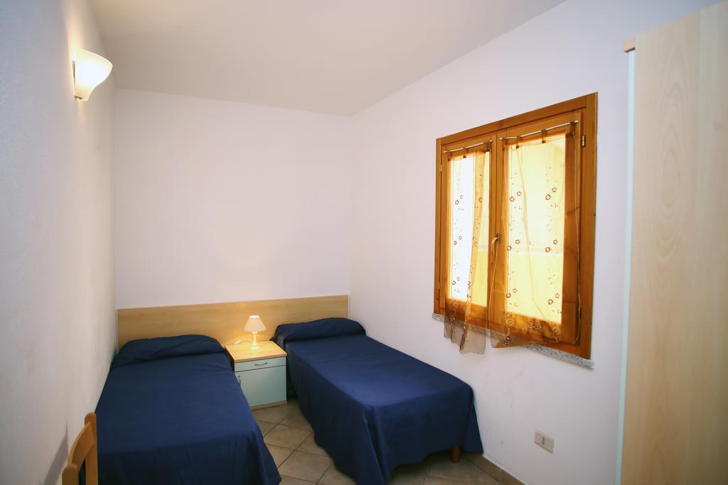Appartamenti Ideal Isola Rossa  Exteriör bild